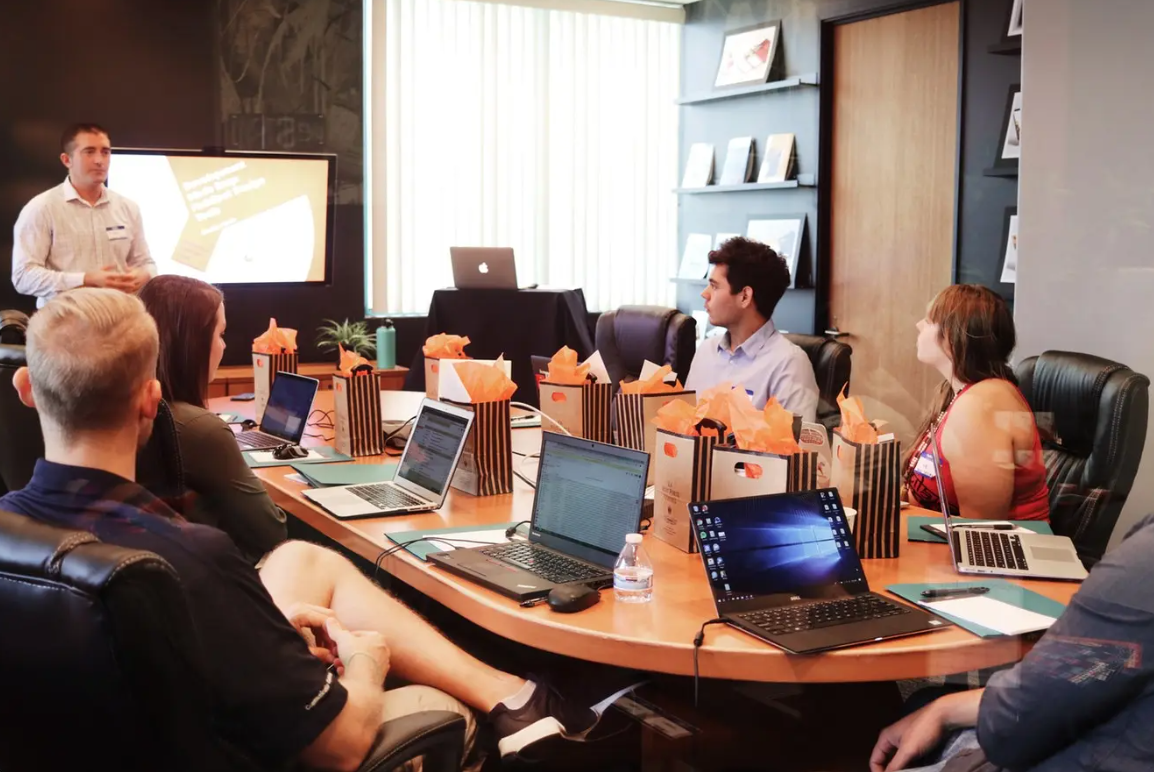 How To Develop Business Intelligence Software From Server To Enterprise